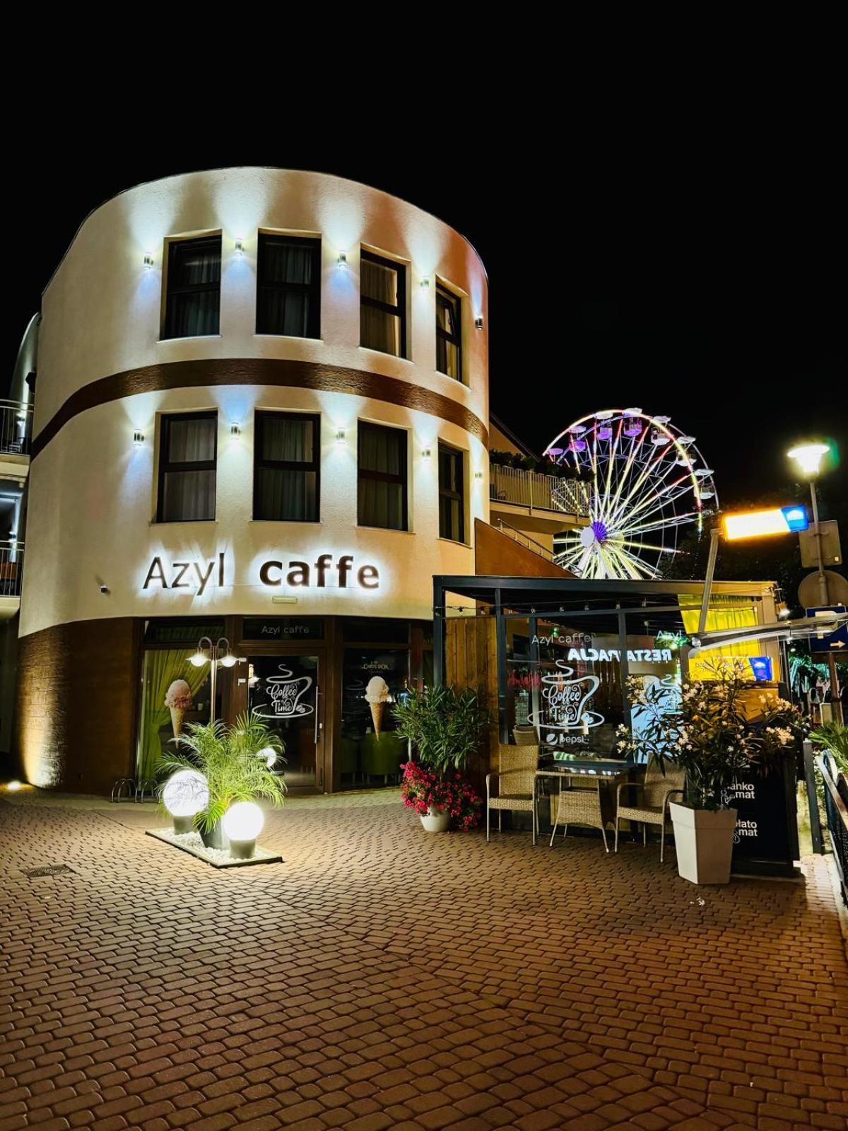 ウストロニエ・モルスキエ Azyl Bed & Breakfast エクステリア 写真
